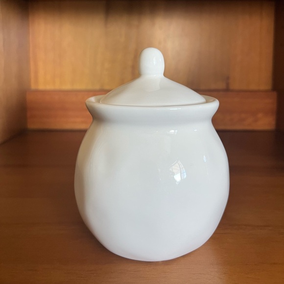 Rae Dunn “Sugar” bowl with lid - Picture 3 of 4